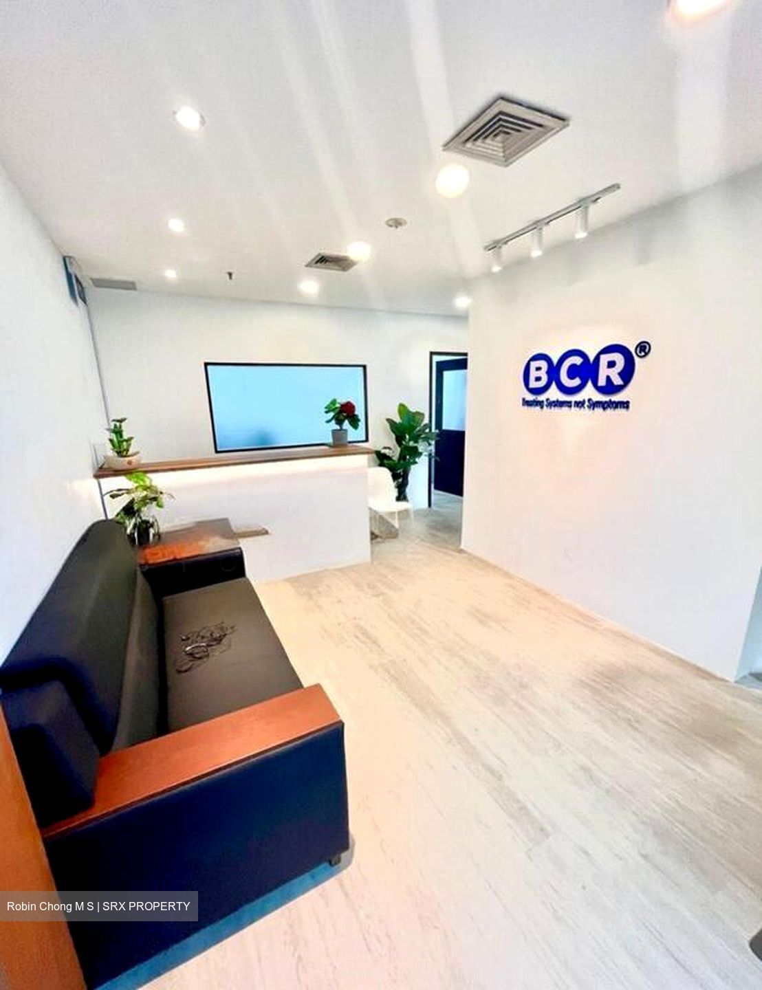 North Bridge Centre (D7), Office #504944951